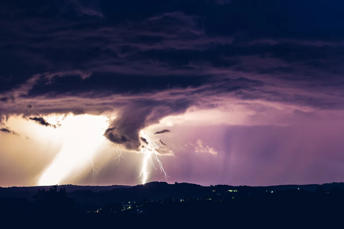 Night Flying — Requirements, Differences, and Safety Considerations - Aircraft Wissen für Einsteiger