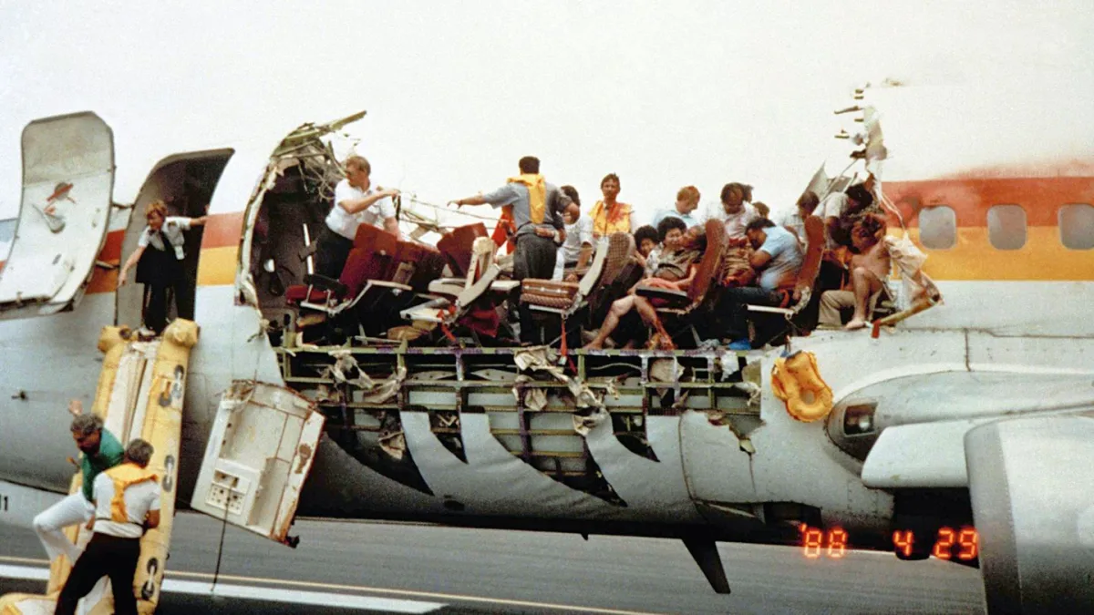 Aloha Airlines 243 — When the Cabin Roof Tore Off