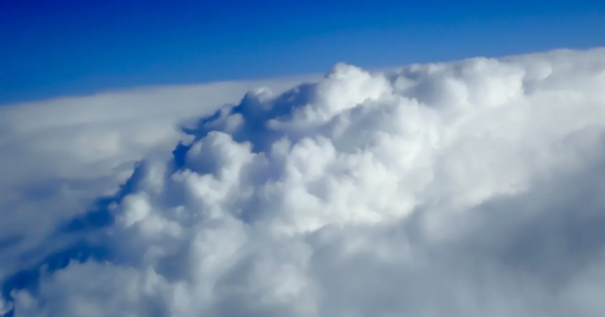 Flying in Clouds — What Happens in the Cockpit at Zero Visibility - Aircraft Wissen für Einsteiger